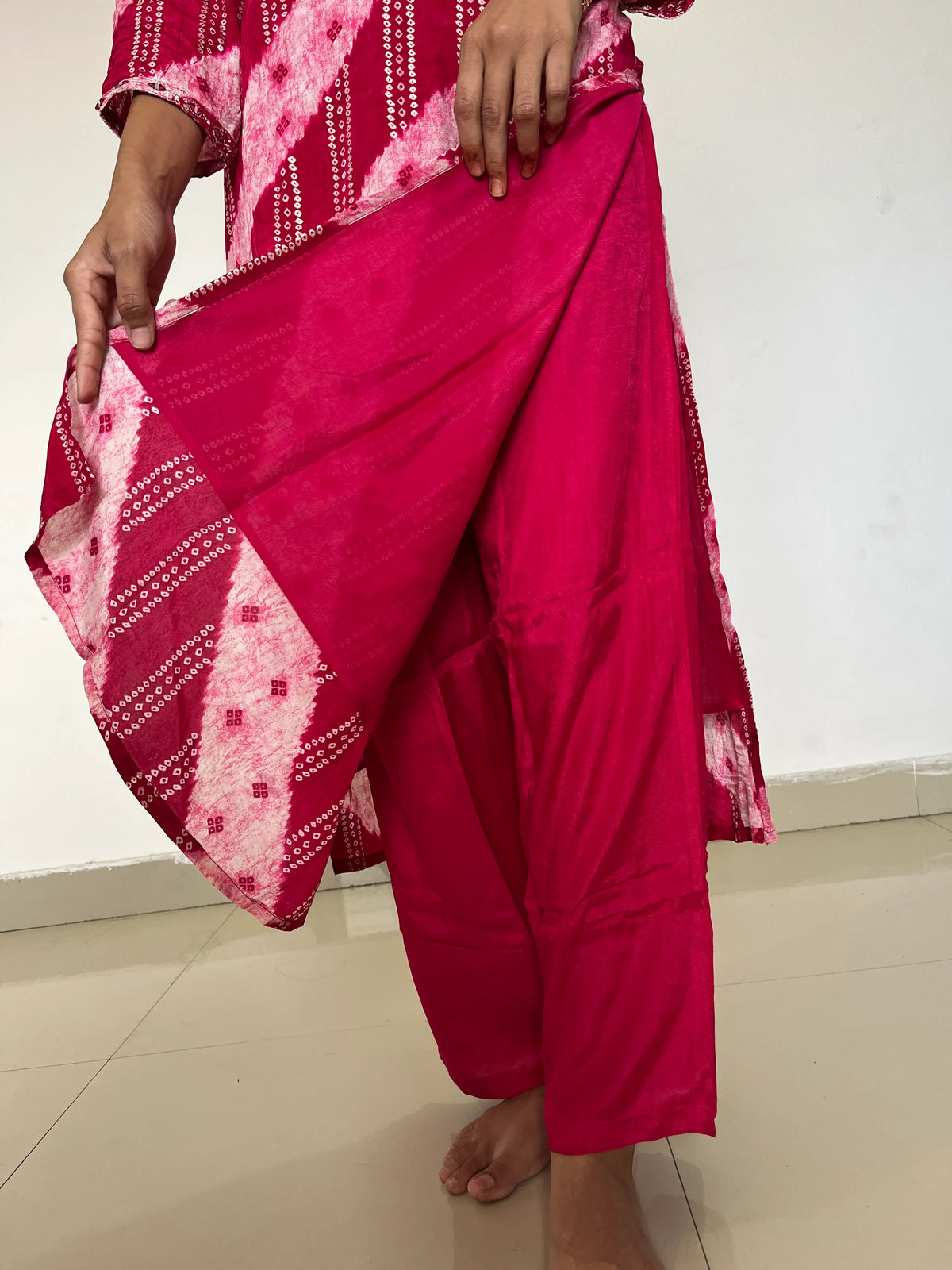 Bandhej- Lehriya muslin silk straight kurta set