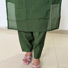 Green color straight kurta set with beautiful organza dupatta