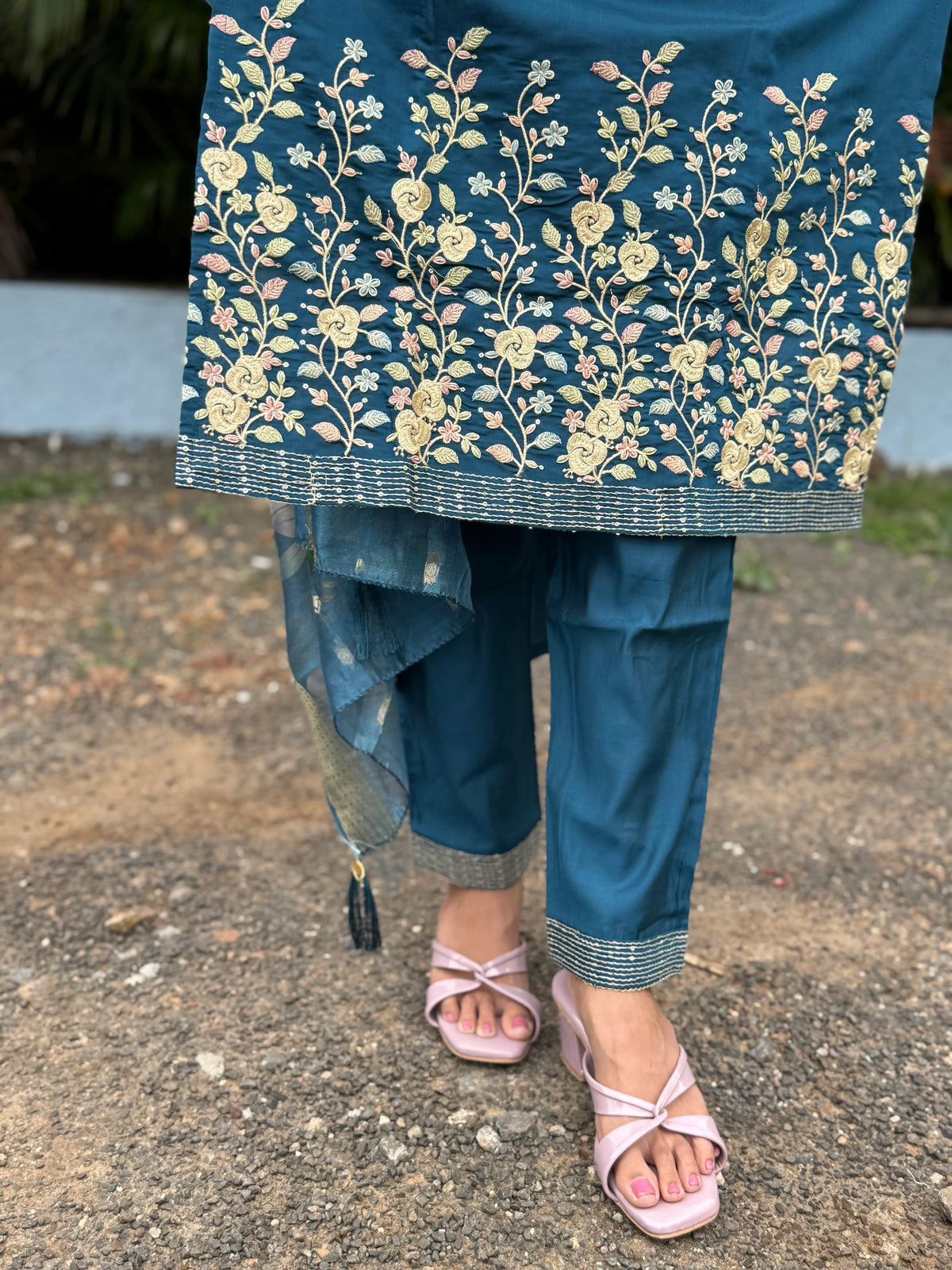 muslin silk straight kurta set with embroidery work