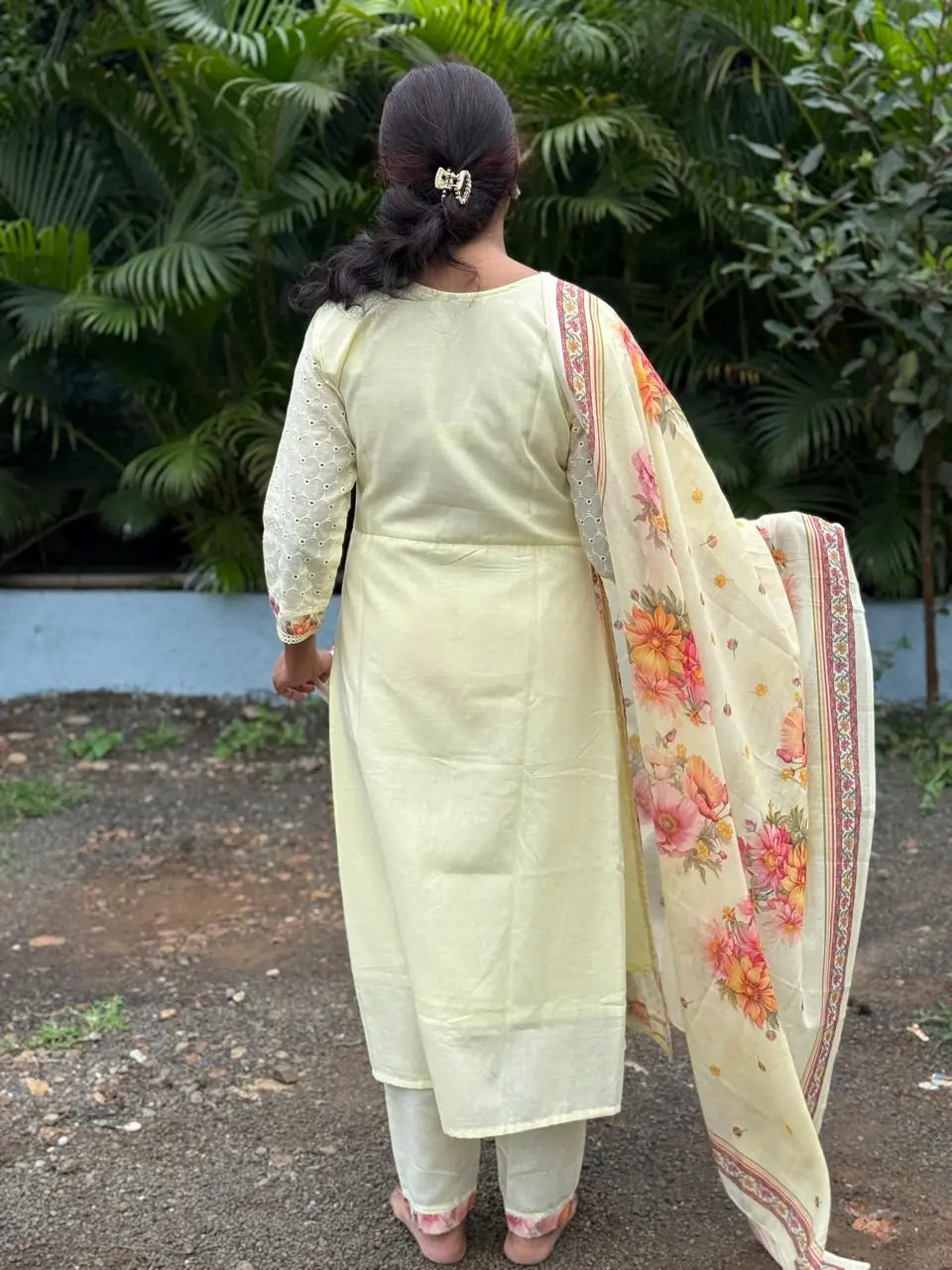 Cotton straight kurta set with flower print