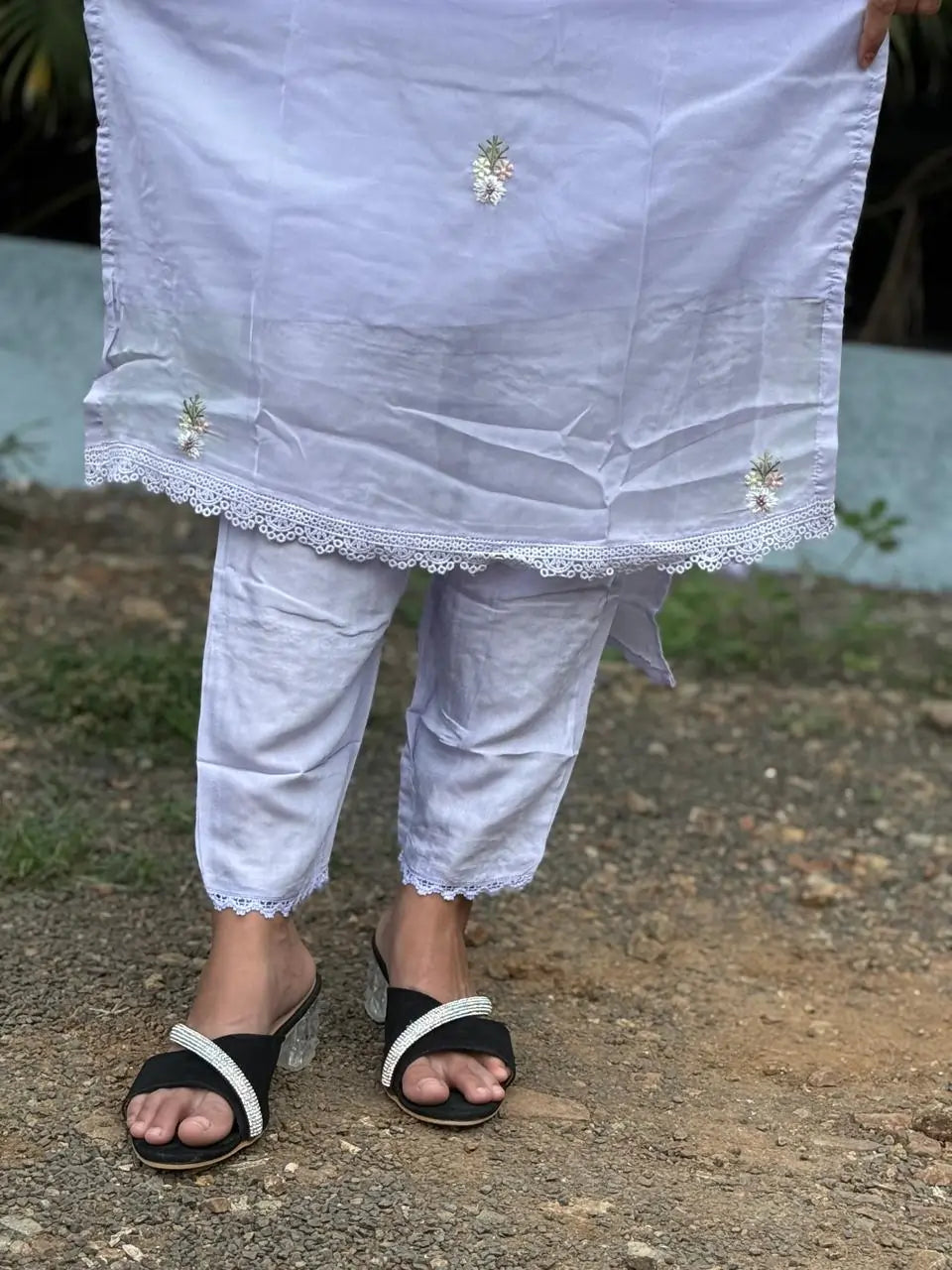 Lavender color straight kurta set with embroidery & handwork