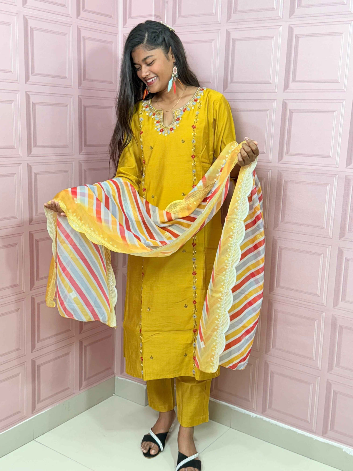 Straight kurta set with handwork