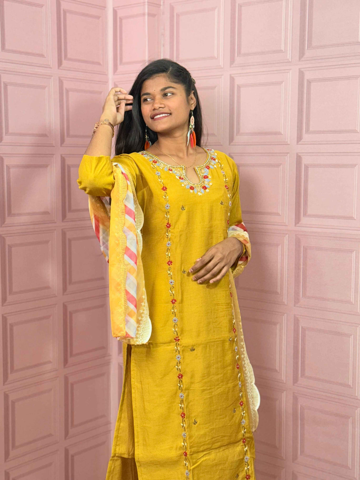 Straight kurta set with handwork