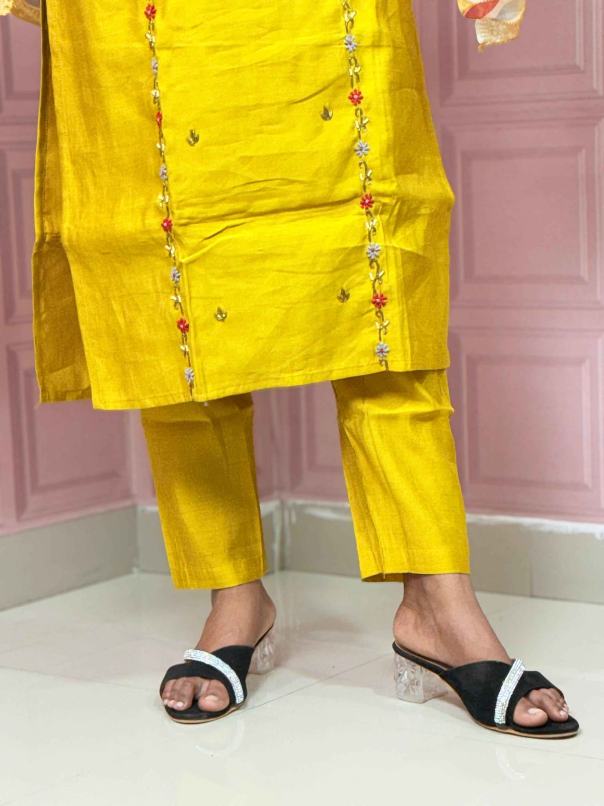 Straight kurta set with handwork