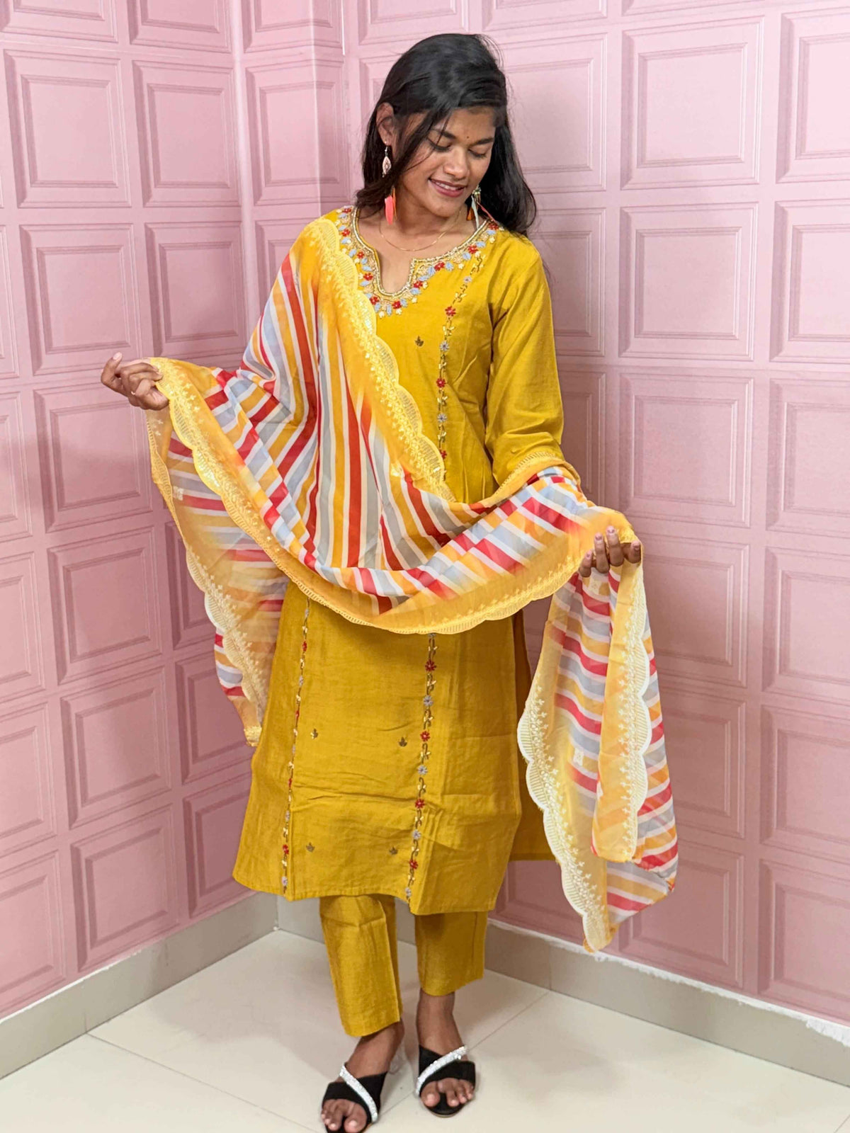 Straight kurta set with handwork