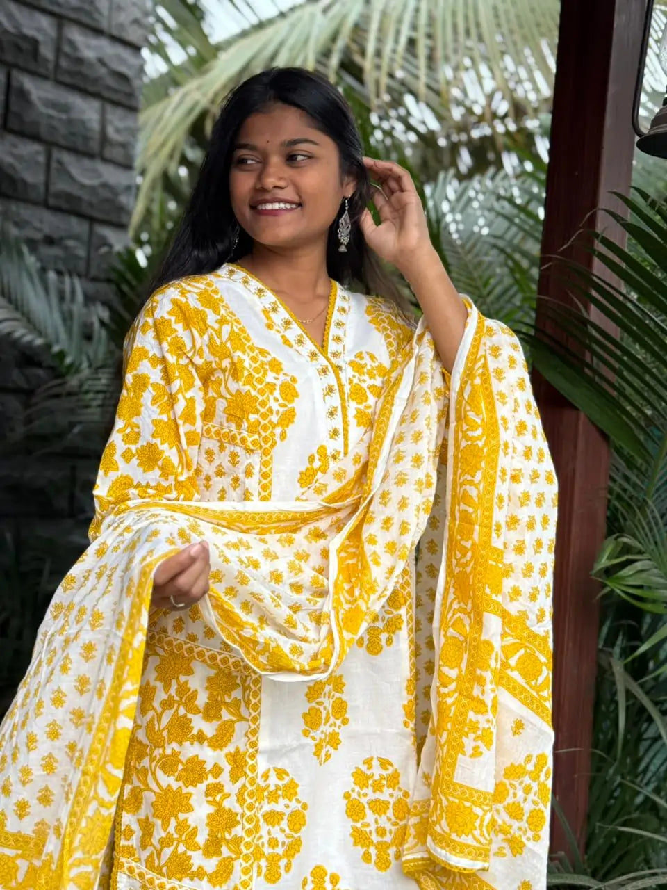 premium cotton with print straight kurta set (White and yellow color}