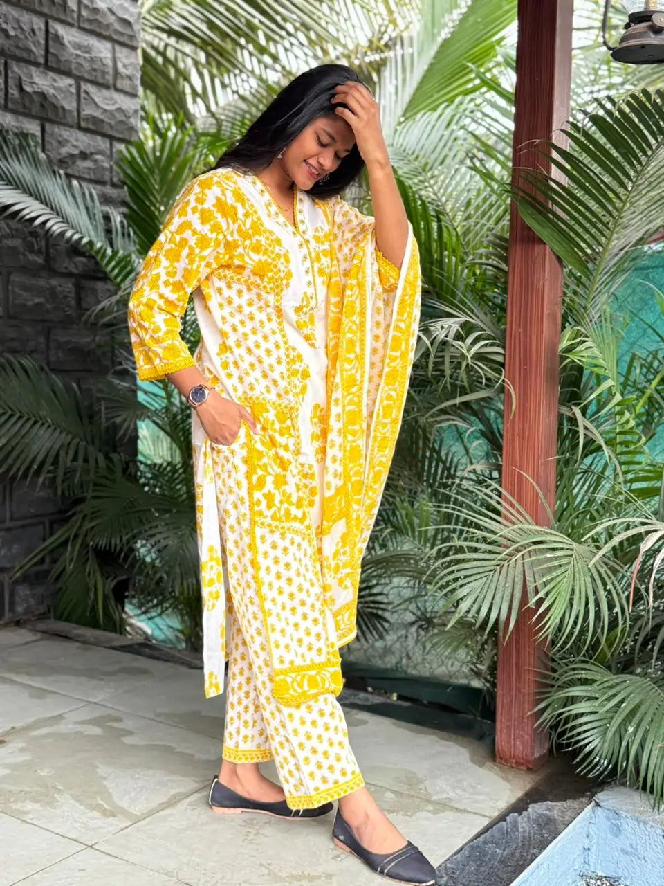 premium cotton with print straight kurta set (White and yellow color}