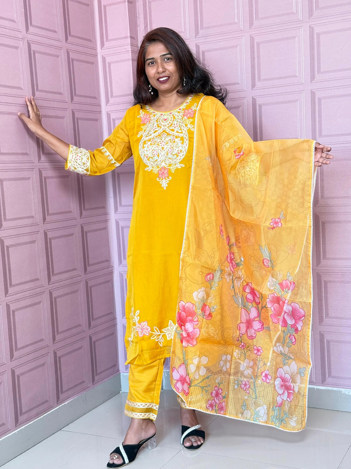 Organza straight kurta set with embriodery