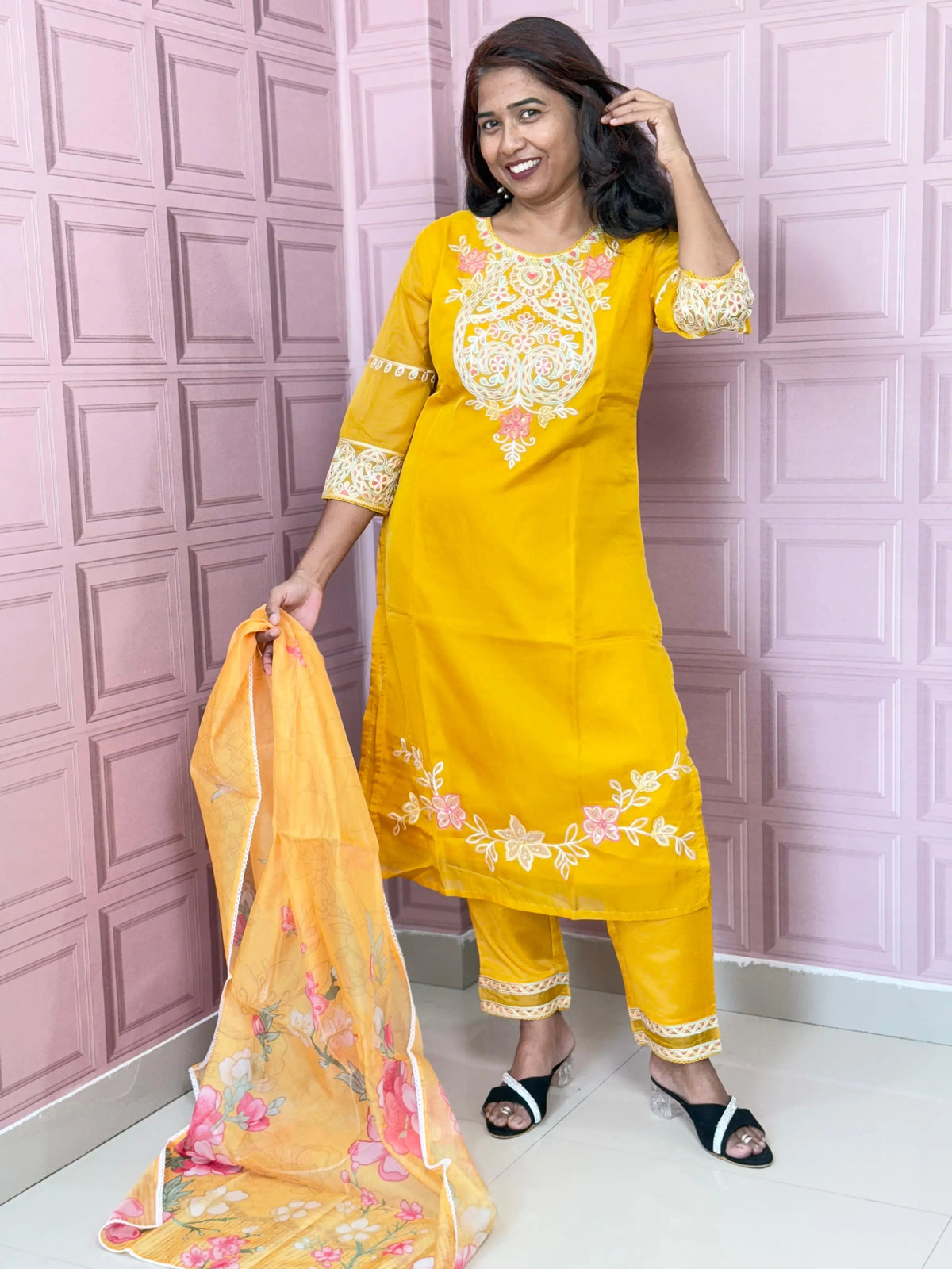 Organza straight kurta set with embriodery