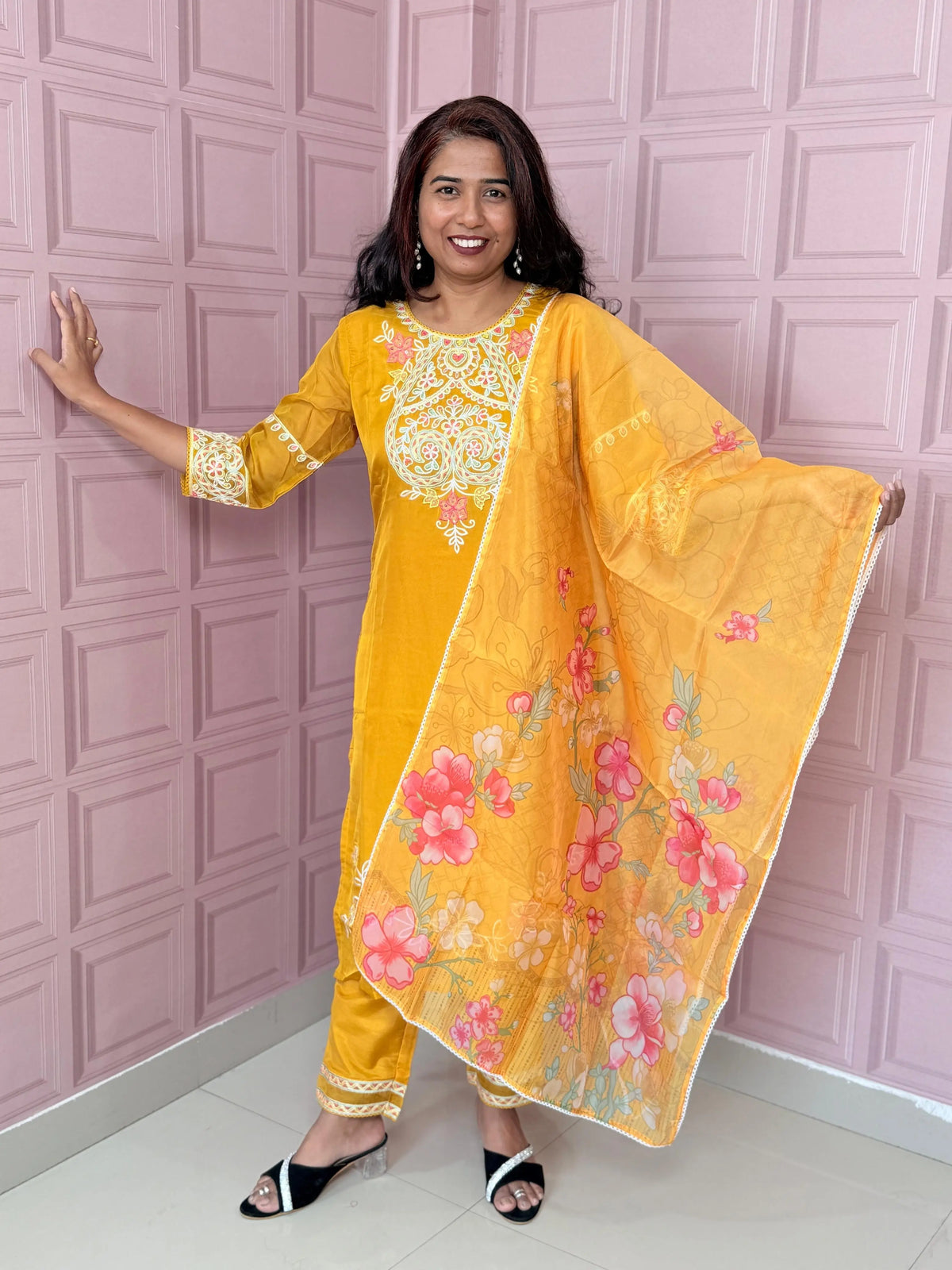 Organza straight kurta set with embriodery