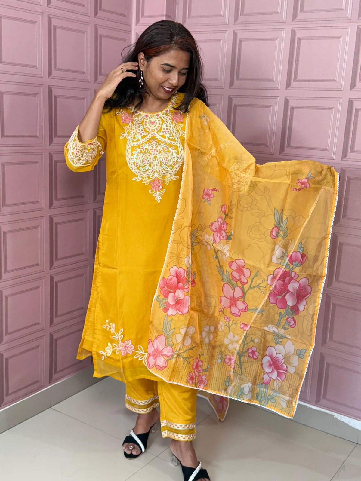 Organza straight kurta set with embriodery