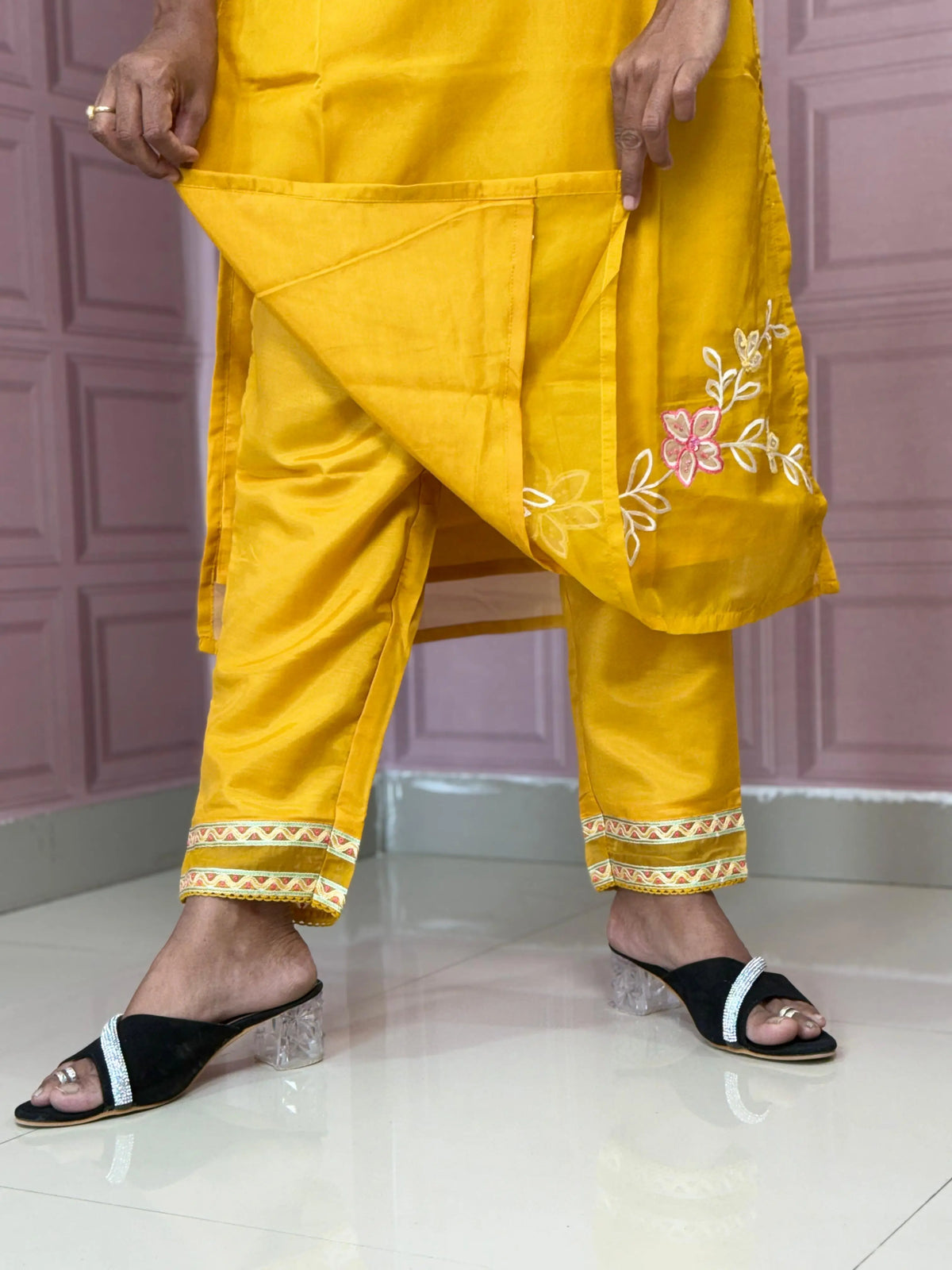Organza straight kurta set with embriodery