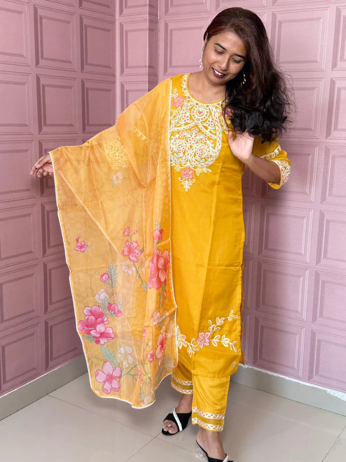 Organza straight kurta set with embriodery