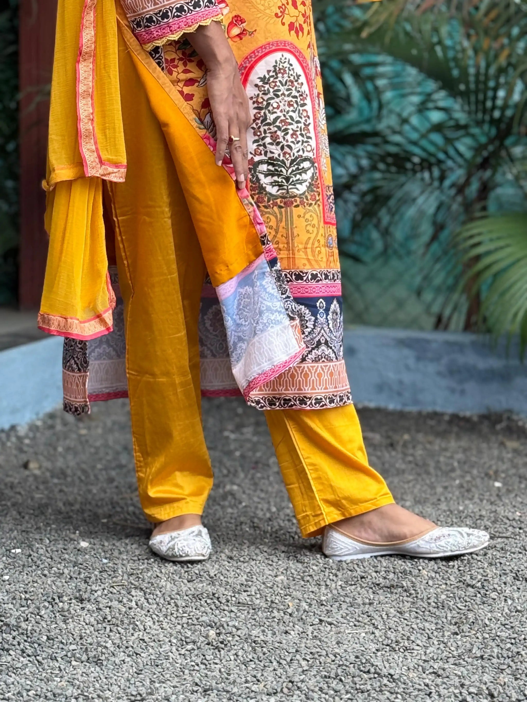 Lichi Linen Cotton straight kurta set with digital print and handwork